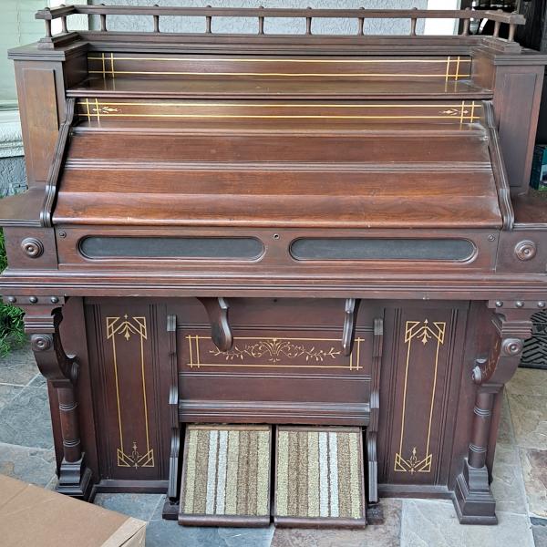 Photo of Peddle Organ