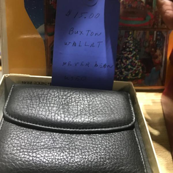 Photo of MEN'S BRAND NEW BLACK LEATHER WALLET
