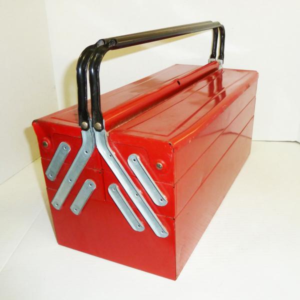 Photo of metal fold out tool box