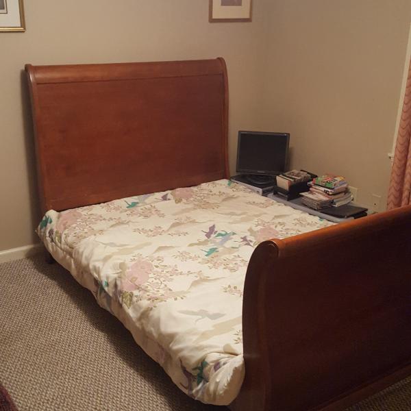 Photo of Full-size Maple Sleigh Bed