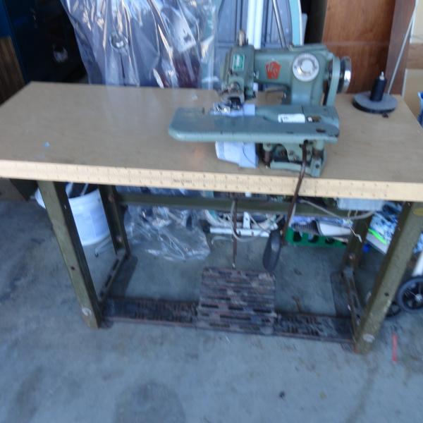 Photo of commercial table blind stitch sewing machine