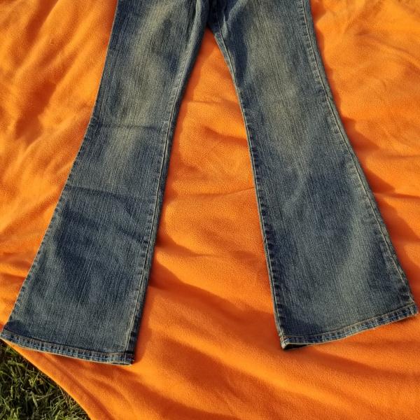 Photo of NEW RETRO JEANS; stone washed ; Women