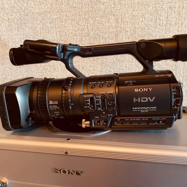 Photo of Sony HDR-FX1 Digital Video Camcorder with Hard Case