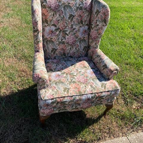 Photo of *****FREE **** High Back Chair 