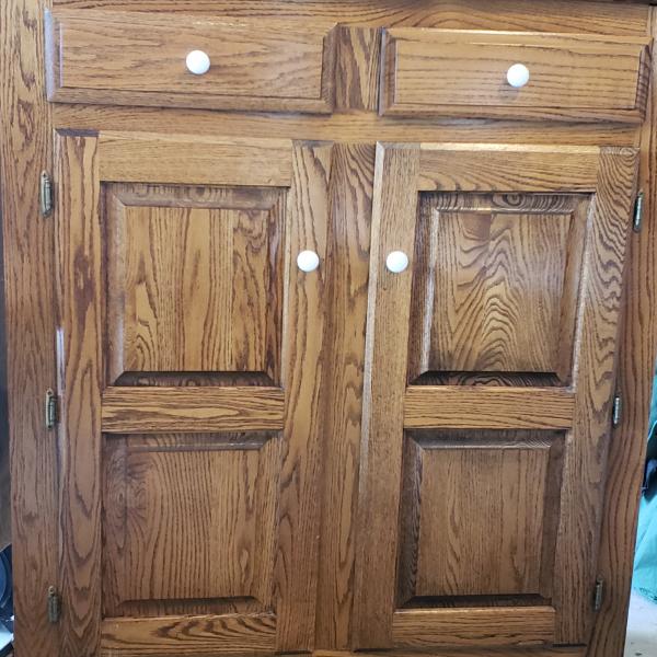 Photo of Amish oak cabinet 