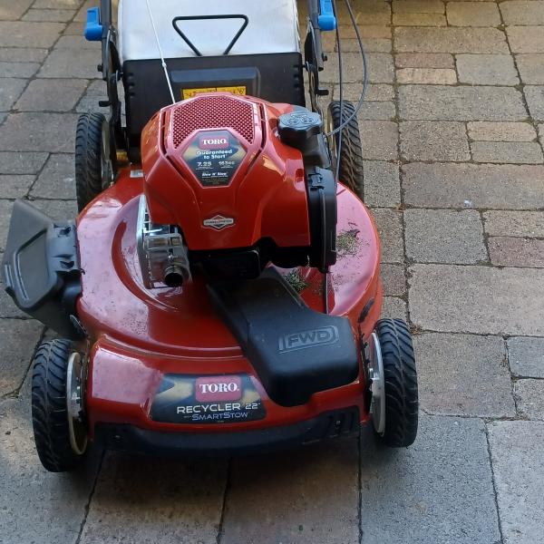 Photo of TORO 22 in RECYCLER FWD SMART STOW  Lawn mower