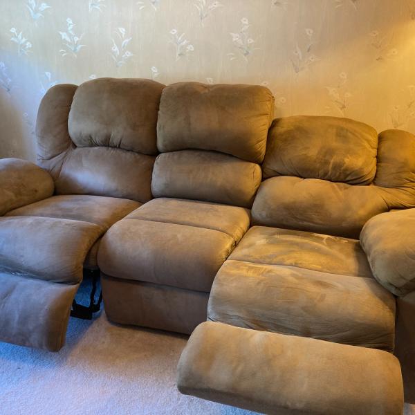 Photo of Reclining sofa and loveseat