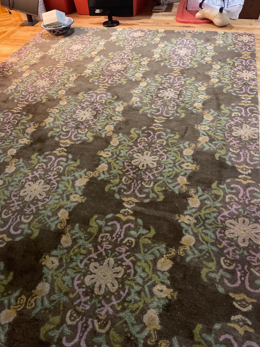 Photo 1 of Area rug 
