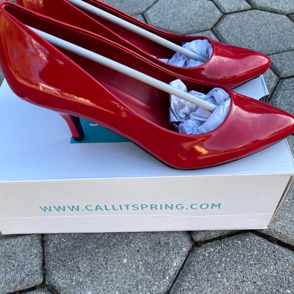 Photo of Red shoes size 8