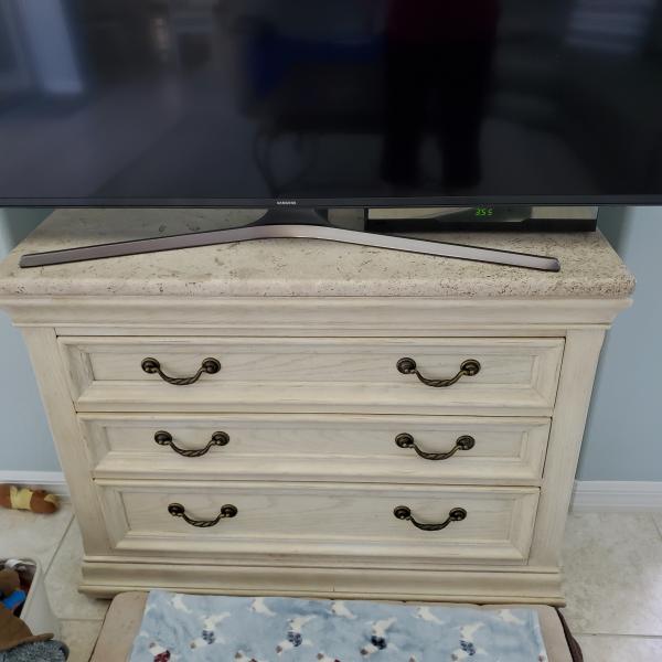 Photo of BERNHART 3 drawer chest