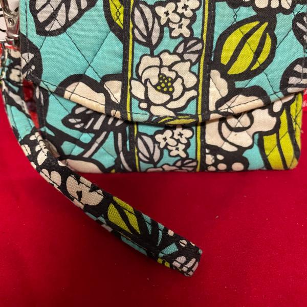 Photo of Vera Bradley purse and wallets