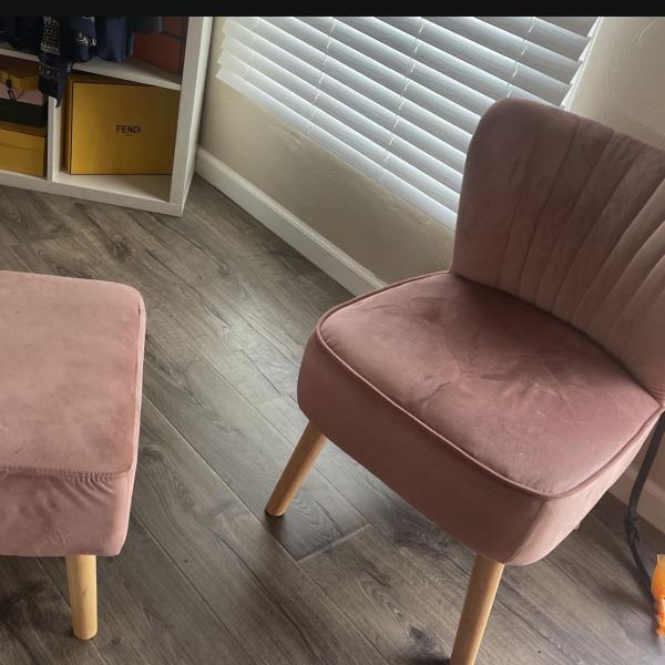 Photo of Pink Chair w/ Ottoman