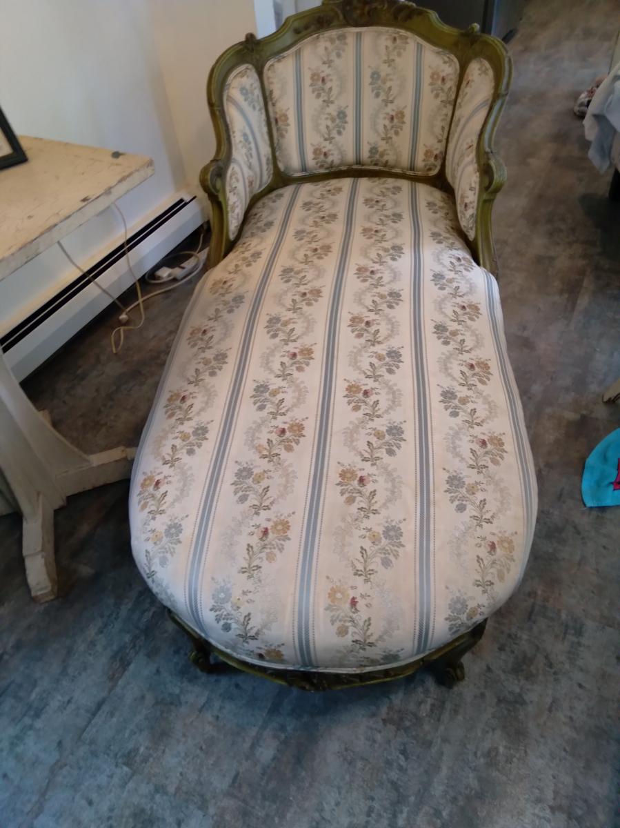 Photo 2 of NICE VICTORIAN CHAISE LOUNGE