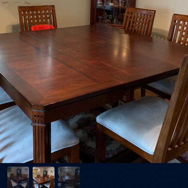 Photo of Dining  room set