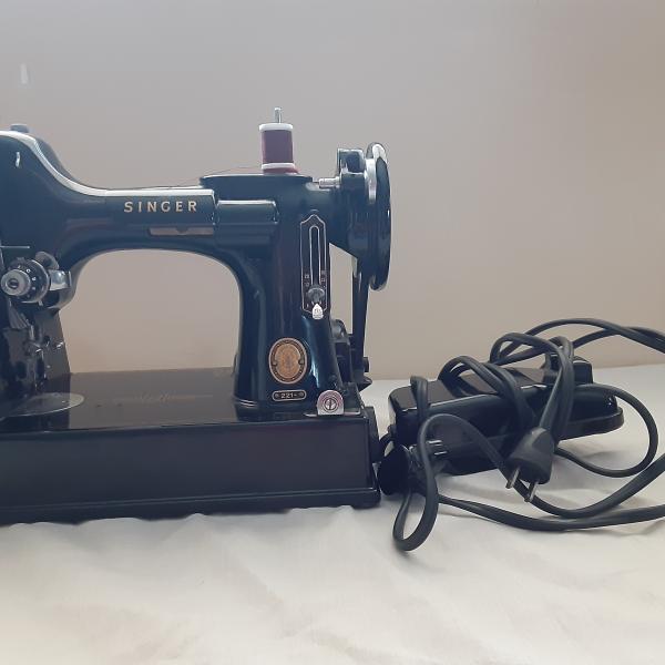 Photo of 1955 Singer Sewing machine 221- serial #Am182122 