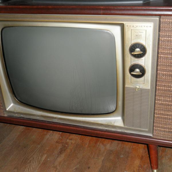 Photo of Vintage RCA 'New Vista' TV/Radio/Record Player Console