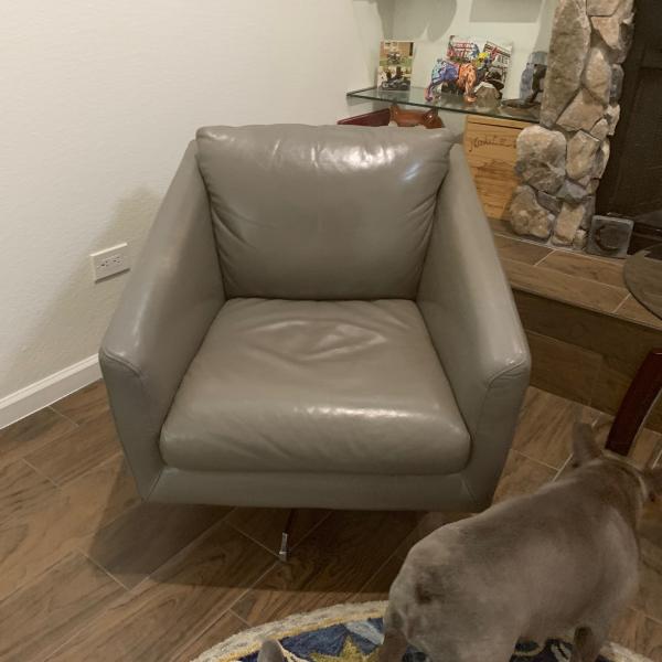 Photo of 2 Beautiful Gray Leather luxury swivel chairs