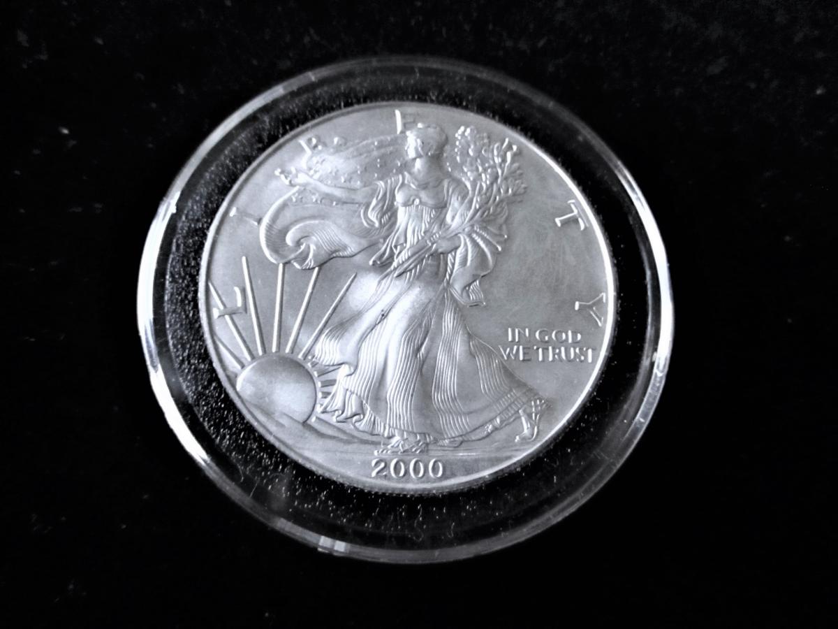 Photo 1 of U.S. 2000 Silver Eagle 1 oz. Uncirculated Coin