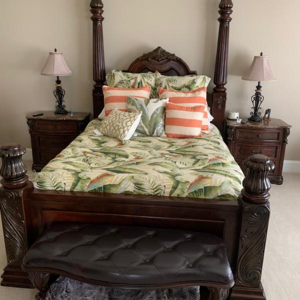 Photo of Six piece Queen sized bedroom set $799.00 for all six pieces
