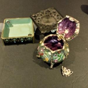 Photo of Vintage Two Beautiful Pill Boxes articulate work on each, magnetic top 