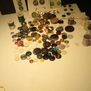 Photo of VINTAGE/ANTIQUES BUTTONS all kinds, brass, metal, plastic, many colors