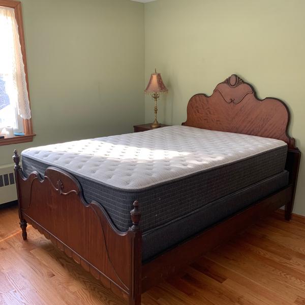 Photo of Antique Victorian full size bed ! Small veneer blemishes 