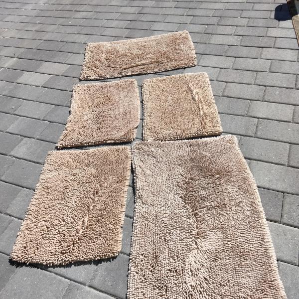 Photo of 5 bathroom rugs