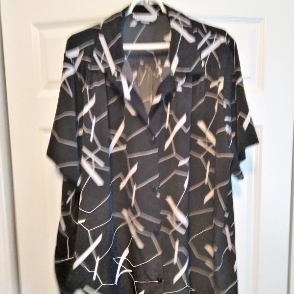 Photo of Black and White Print Blouse - size 3x