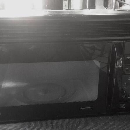 Photo of GE Microwave Oven