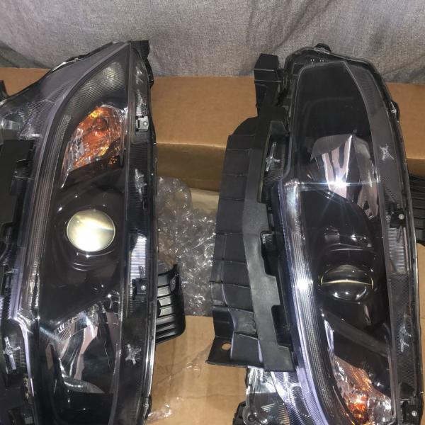 Photo of 2019 Honda Civic Used Headlight Assembly Left and Right sides(Pair)