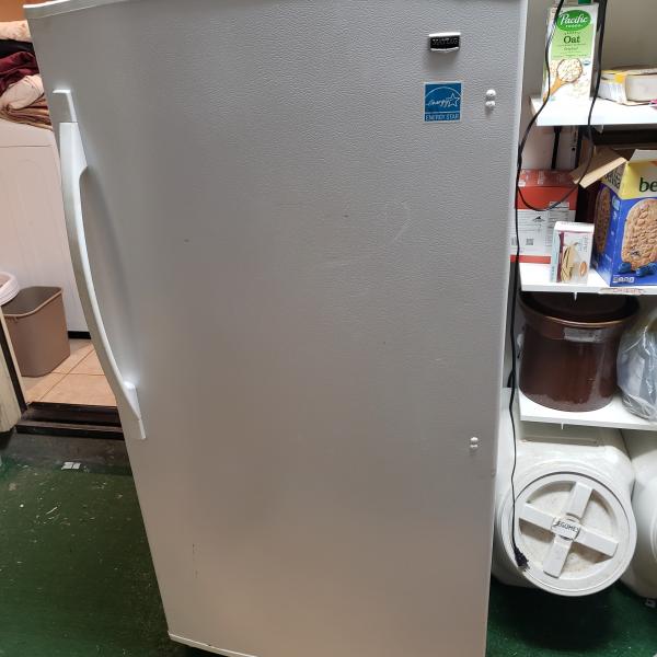 Photo of Upright Freezer Maytag  MQF1656TEW02