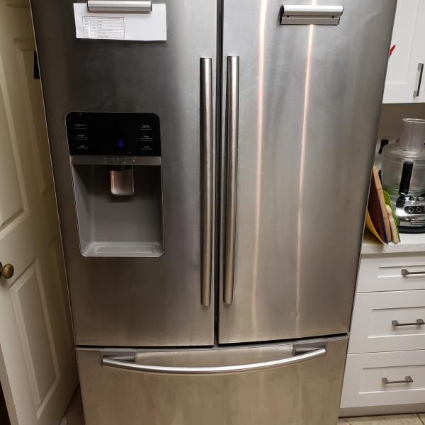 Photo of Samsung RFG297HDRS refrigerator/freezer