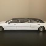 1999 Sun Star white Lincoln Town Car stretch Limousine 1/18 scale white - toy