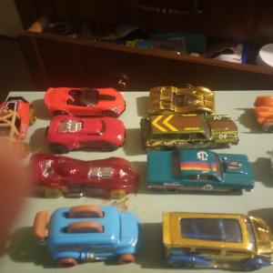Photo of Assorted Hot Wheels CARS LOOSE.