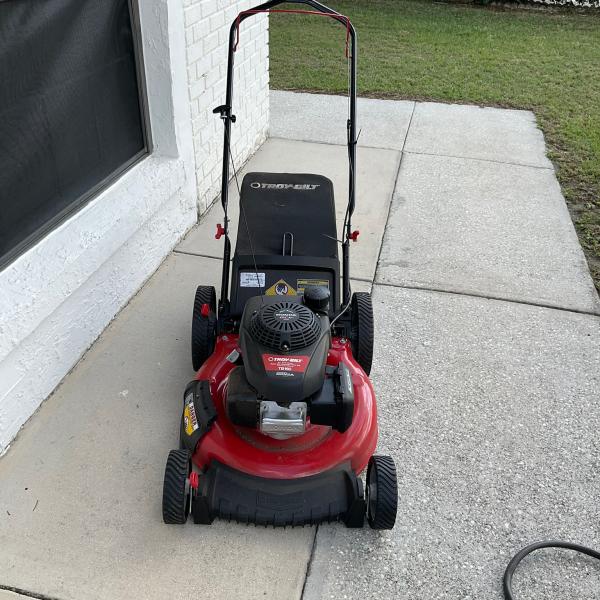 Photo of Troy bilt Honda lawn mower as new only 6 months old
