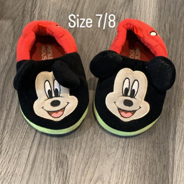 Photo of Toddler Mickey Mouse Slippers Size 7/8