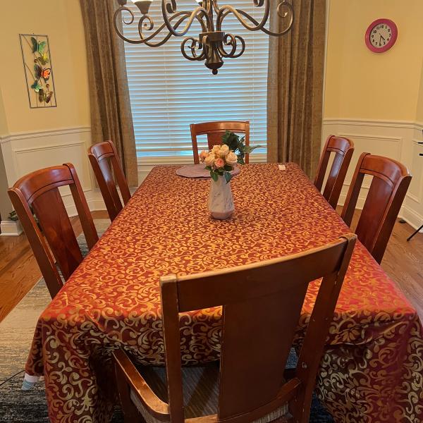 Photo of 6 chair dinning table 