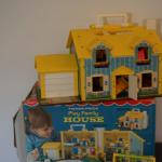 FOR THE KIDS! FISHER PRICE VINTAGE PLAY FAMILIY HOUSE