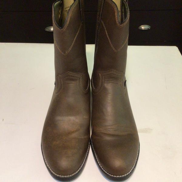 Photo of Justin Boots