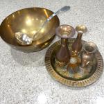 LOT 141  GROUP OF BRASS DECORATIVE ACCESSORIES