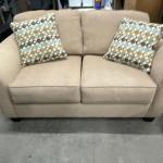 D33- Loveseat with 2 pillows