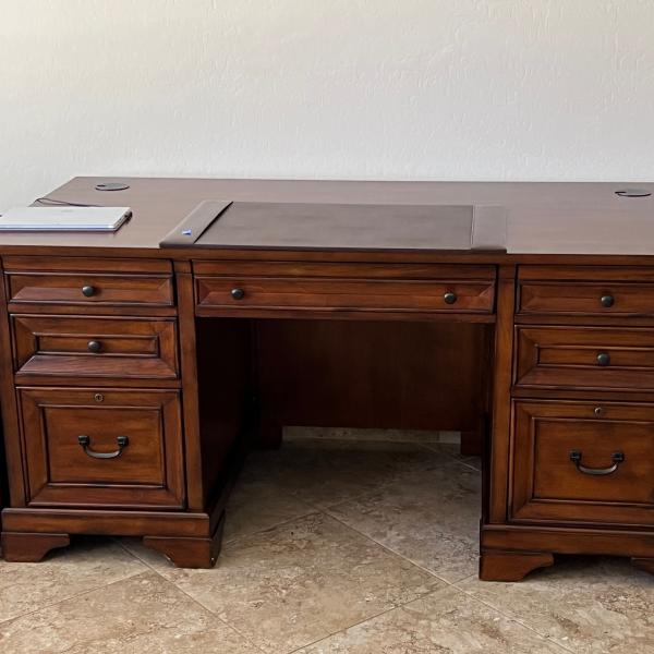 Photo of Executive desk, chair and file cabinet