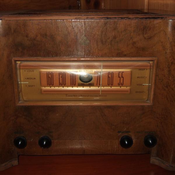 Photo of Antique Emerson Radio