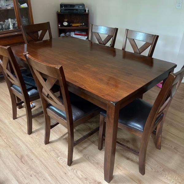 Photo of Dining room table w/ 6 chairs