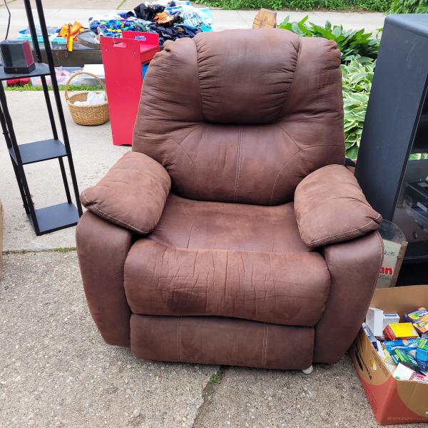 Photo of Brown Recliner 