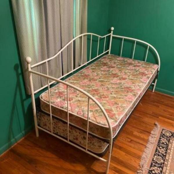 Photo of Trundle Bed