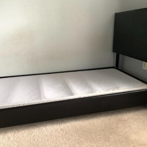 Photo of 2 Sturdy Twin Beds with Headboard