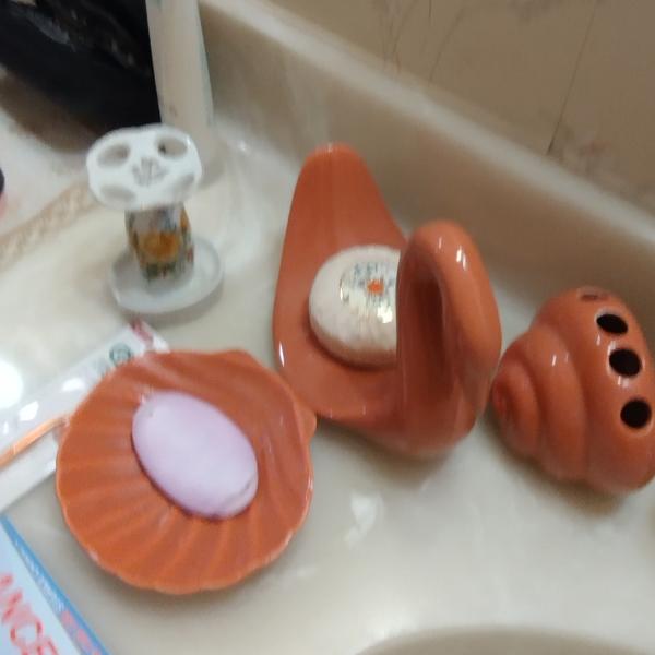 Photo of Vintage peach swan ceramic glazed bathroom decor