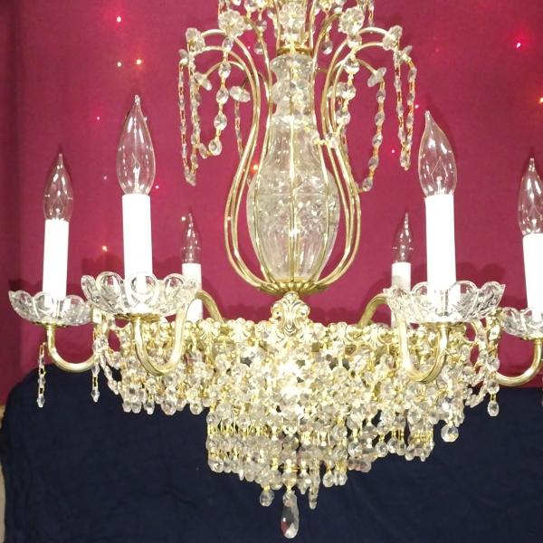 Photo of Gorgeous vintage chandelier