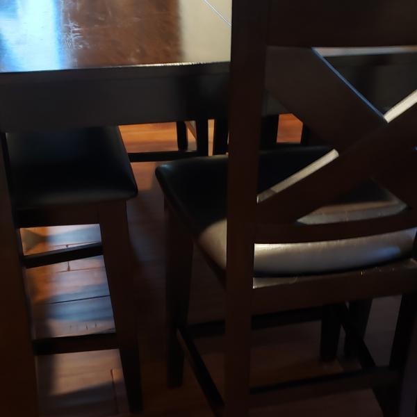 Photo of Dining table n chairs